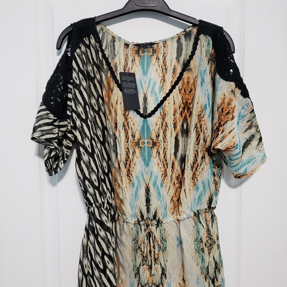 Lot of 3 GUESS tops Size Medium - Picture 4 of 4